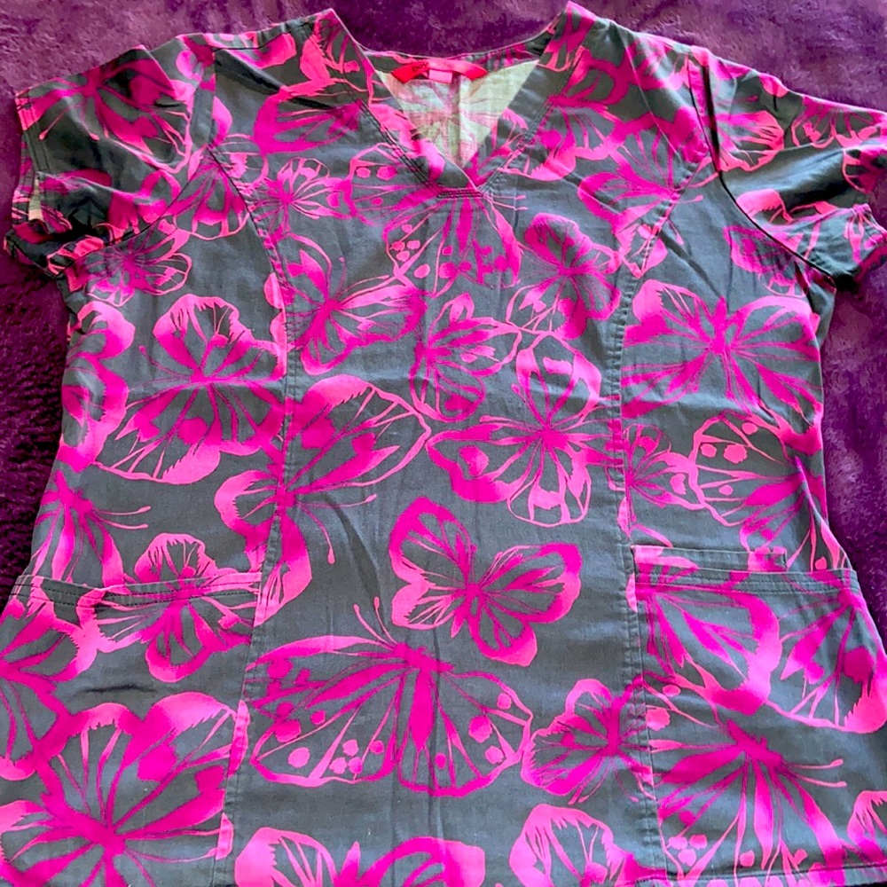 Beyondscrubs scrub top